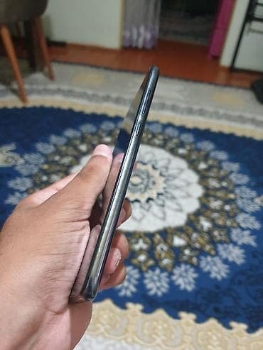 bar blender: Smartfon – 6.5” təxmini tam ekranlı, ön kameranın ekranın yuxarı — 5
