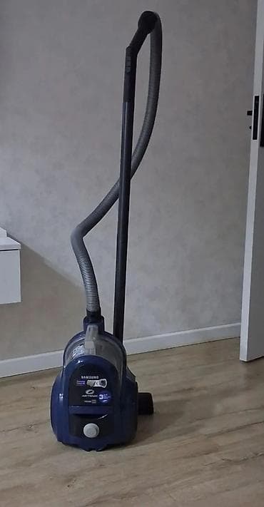 Samsung tozsoran – kisəsiz, silindr tipli model. Xüsusiyyətlər: -