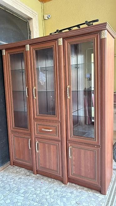 servant dolabı: Servant Embawood 
162x195x4 (qiymət 90 azn) — 1