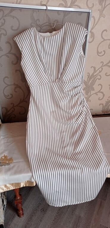 Qadın geyimləri dəsti – 3 ədəd paltar 1) Ağ-qara zolaqlı paltar - lalafo.az -da Qadın geyimləri dəsti – 3 ədəd paltar 1) Ağ-qara zolaqlı paltar -