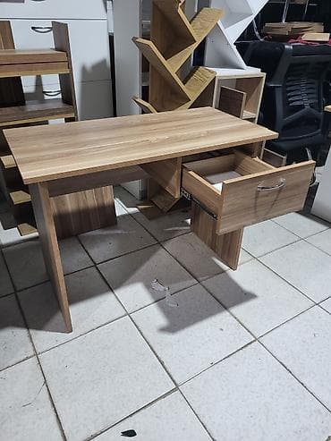 stol ustul: Yeni, İşçi üçün, Kvadrat masa — 3