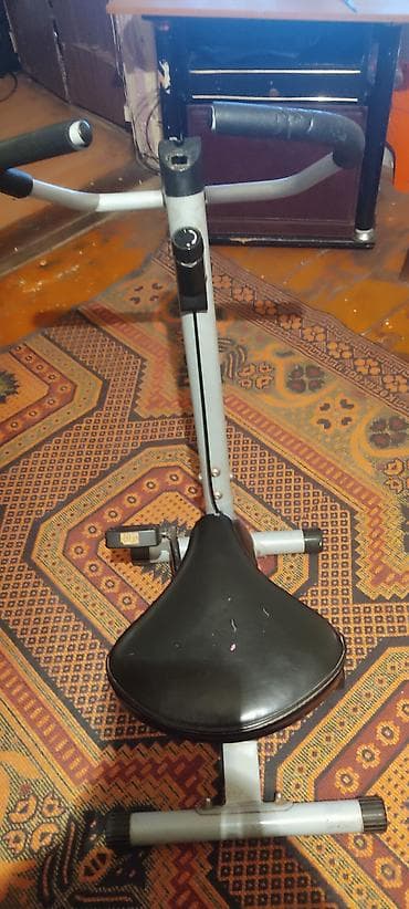 Dəbilqələr: Ev üçün velotrenajor - Mexaniki tip, kəmər ötürücülü - Pedallarda — 1