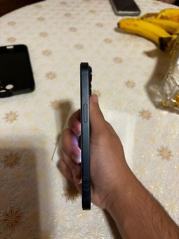 iphone 11 pro gold: Qara, Face ID — 2