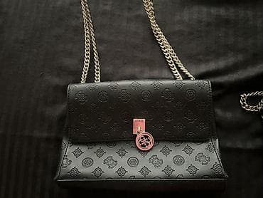 GUESS qadın çantası - Rəng: qara - Material: səthində relyef loqo — 1