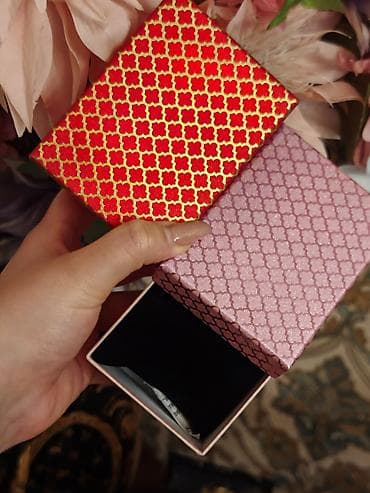 ag saat: Hədiyyə qutusu, rəng - Qızılı — 1