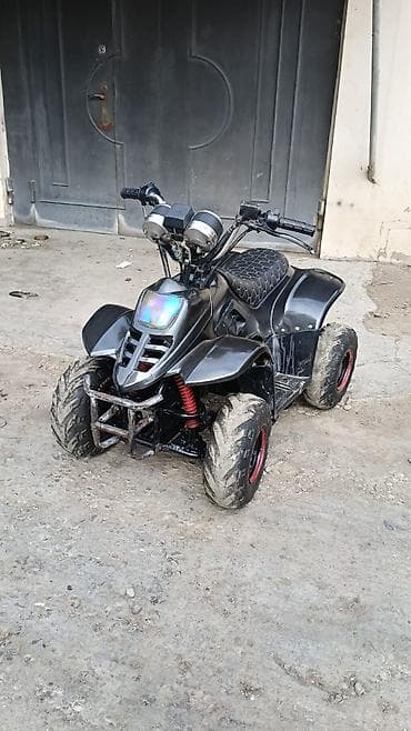 Qara rəngli mini ATV kvadrosikl - Kompakt off-road dizaynı, qalın