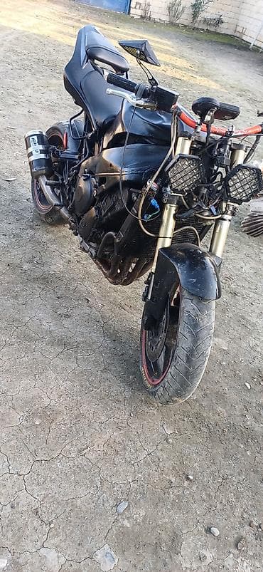 vaz yan guzguler: Yamaha — 3