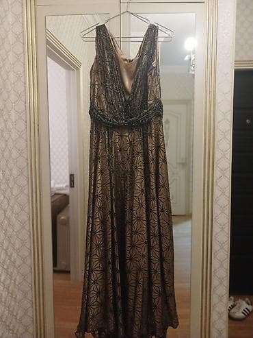 Zərif gecə/libas - Model: Uzun, A-kəsimli, döş hissəsi drapirovkalı