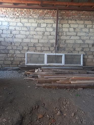 Məhəccərlər: PVC pəncərə–qapı blokları - Material: ağ rəngli PVC profillər, şüşə — 4