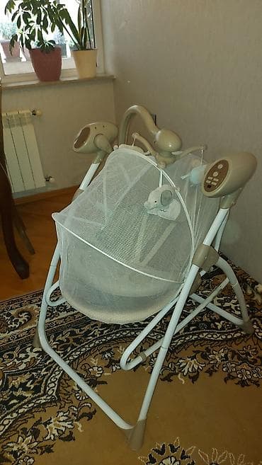 Beşiklər: Oğlan və qız üçün, İşlənmiş, Dördbucaq, Beşik, Dəstsiz, Matrassız, Yellənmə mexanizm ilə — 4