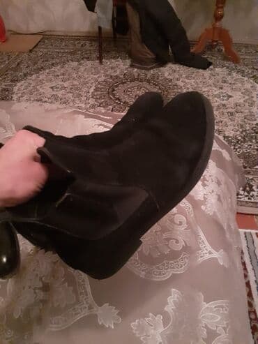 bu kişi штани: Gencede satilir 4cutdu nabuk botinka .zamuj mokasin.deri mokasin — 2