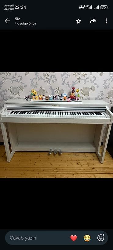 Kurzweil rəqəmsal pianino – ağ/ivori rəngli, klassik konsol korpusda