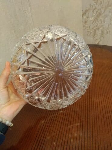 nabat konfet: 2 eded Xrustal qab. Təzə qalıb. ikisi birlikdə 50 azn. heç bir — 2