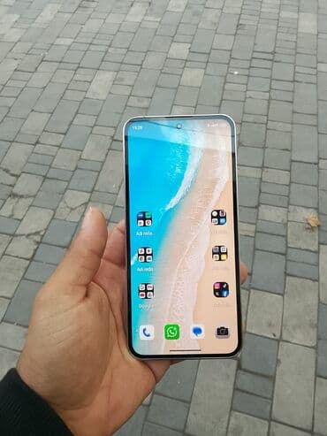 Məhsul: Smartfon - Ekran: Tam ekran, nazik çərçivəli, ön kamera üçün