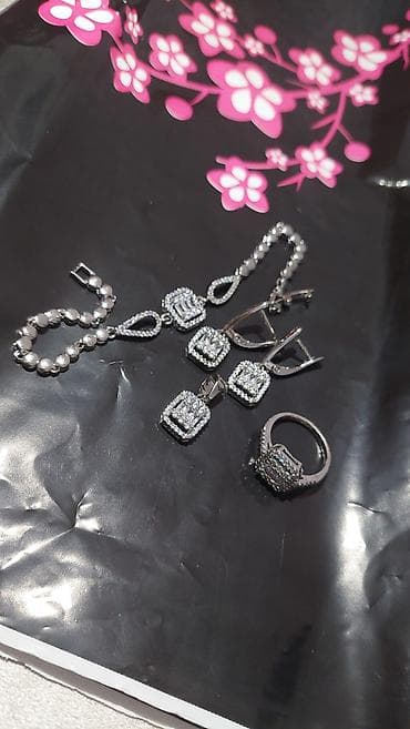 brilyant komplekt: Dəstə daxildir: Üzük — 3