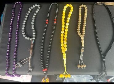 firuzəyi rəng: Təsbeh dəsti – 2 ədəd - Sarı rəngli təsbeh: dairəvi boncuklardan — 5