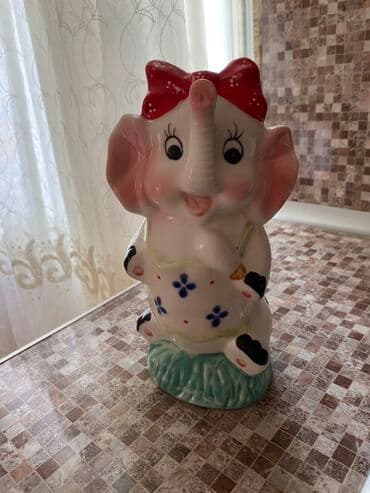 qirmizi gul: Bir vaza, Keramika — 1