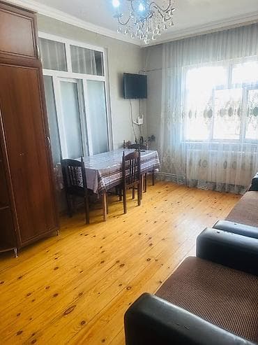 şirvan əmlak az: Qəbələ tərəfdə ailələr üçün geniş həyət evi kirayə. Xüsusiyyətlər: - — 8