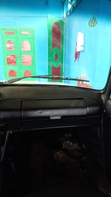 bmw m3 qiymeti: VAZ 2106, ağ rəngli sedan Xüsusiyyətlər: - Kuzov: sedan, ağ rəng - Ön — 5