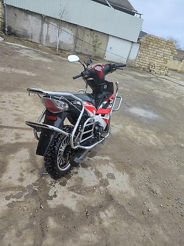 Rider SKY 49 skuter/moped - Rəng: qırmızı-ağ idman üslubunda kuzov, -