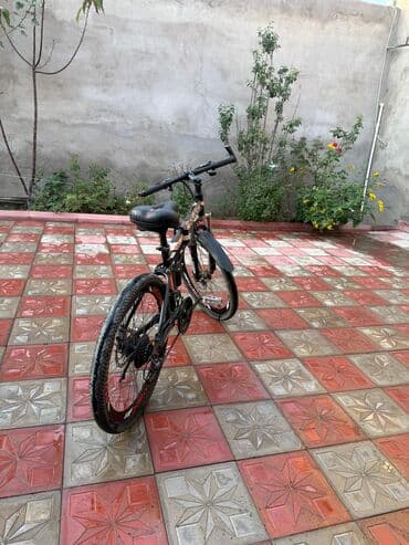 детские шлемы для скейтборда: Şəhər və yüngül off-road sürüşləri üçün dağ velosipedi - Rəng: qara — 1