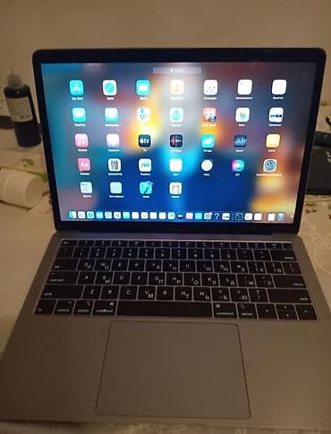 macbook 2023: Macbook 2018 air /8ram 128 yaddaş.Yaxşı vəziyytdədi.Zaryatka 2-3 saat — 1