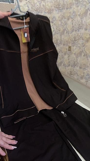 Qadın üçlü dəst – S Semina brendi Tərkib: - Yüngül jaket: qısa