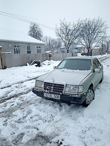 e220 turbo az: Mercedes-Benz W124: 2.5 l | 1992 il Sedan — 3
