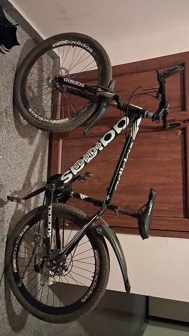 velosiped kameri: Dağ velosipedi – Adidas temalı dizayn - Çərçivə: Qara rəng, iri — 1