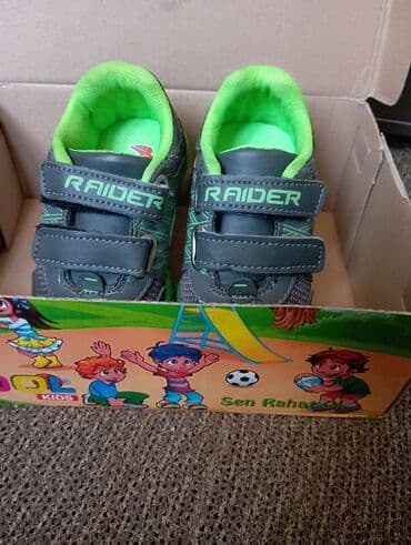 20 manata cixiram: Krossovka, Oğlan üçün, 21 — 3