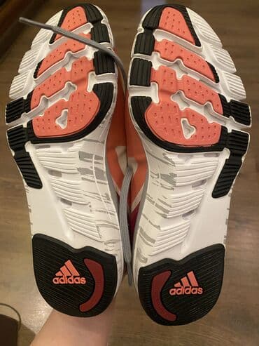 qadın üçün dəri krossovkalar: Adidas, Ölçü: 38, rəng - Ağ, Yeni — 1