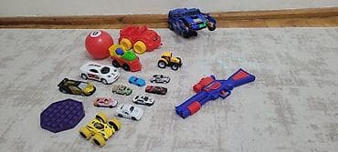 Uşaq oyuncaqları dəsti Tərkib: - 1 ədəd böyük mavi polis zirehli