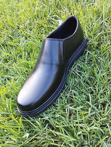 dəri mövsümi çəkmələr: Klassik dizaynlı kişi ayaqqabısı - Rəng: qara, parlaq səth - Model — 1