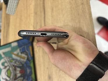 iphone 12 korpus: IPhone 11, Qara — 1
