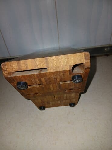 Digər mətbəx aksesuarları: Məhsul: Bıçaq dəsti üçün bambuk bıçaq bloku Təsvir: - Brend loqolu — 5