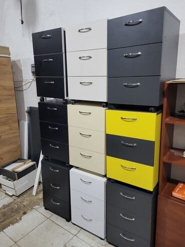 bərbər şkafı: Rəngbərəng dizaynlı, üç çekmeceli ofis dolabları. Bu dolablar — 5