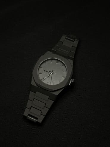 Yeni, Qol saatı, rəng - Qara