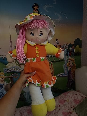 oyuncaq evler: Peluş qızcığaz oyuncağı - Yumşaq peluş materialdan, qucaqlamaq və — 1
