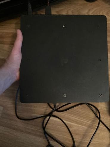 PLAYSTATION 4 Slim 1 TB, Proşivkalıdır. Əla vəziyyətdədir. 2018-ci il