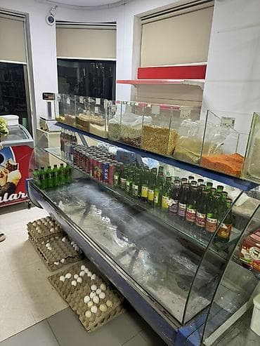 Mağaza üçün uzun soyuducu vitrin və üst şüşə dispenser bölmələri - — 1