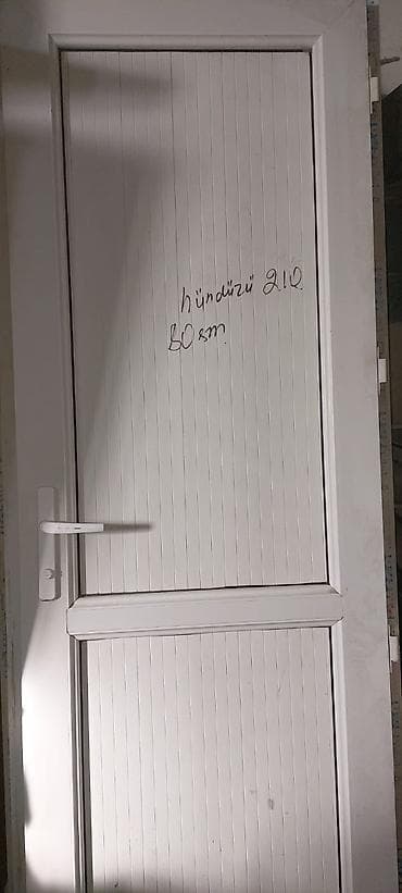 Plastik qaplar var ölçülər üstündə yazılıb