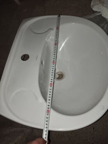Duş başlıqları: Ağ rəngli künc lavabo. Bu lavabo kiçik məkanlar üçün idealdır və — 1