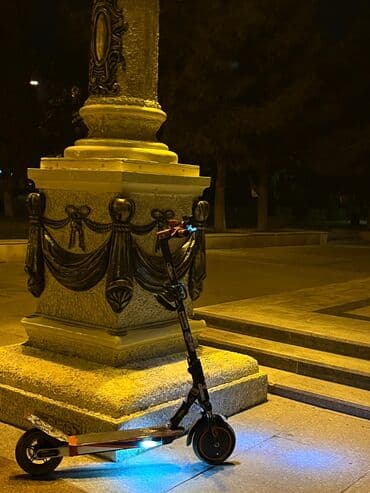 Книги и журналы: Б/у Электросамокат 8", 251 - 350 Вт, 26 - 35 км/ч, Самовывоз — 1