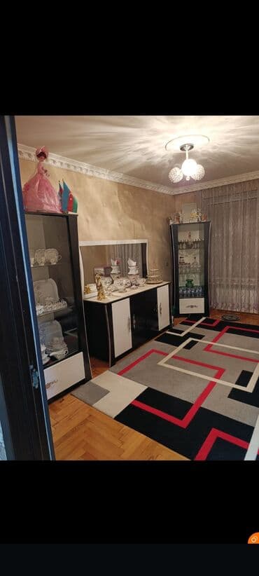 1 комнатная квартира студия: 5/5 mərtəbəli binada 5 otaqlı mənzil satılır.Super Təmirlidir. Real — 10