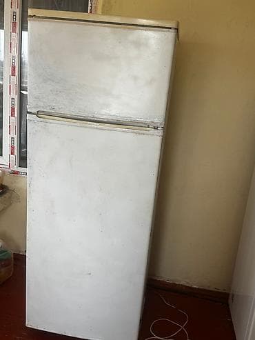 Duxovkalar: Işləyir, İki kameralı soyuducu - Üst kamera: dondurucu bölmə - Alt — 2