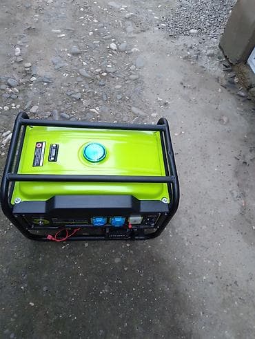 saat satişi: Benzinlə işləyən portativ generator - Nominal gərginlik: 230V - — 1