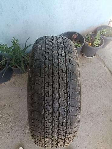 disk maşın: İşlənmiş Şin Bridgestone 265 / 65 / R 17 — 2