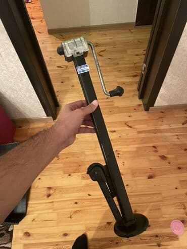 продажа бу авто в азербайджане: Arıkan markalı mexaniki domkrat (kriko) — qaravan, qoşqu və yüngül — 1