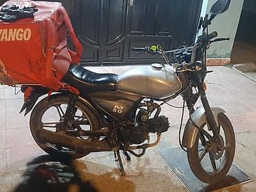 M50 motosiklet + çatdırılma çantası - Model: M50 (50cc sinfi) - Rəng