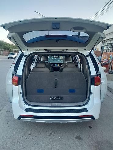 mini karavan: Kia Grand Carnival / Sedona minivan - Kuzov: ağ rəng, geniş və — 2